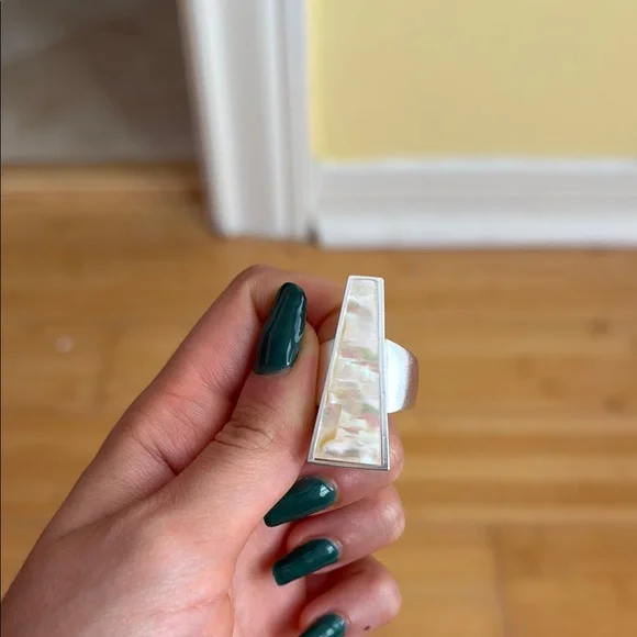 Kendra Scott Collins Abalone Cocktail Iridescent Geometric Silver Ring - Picture 4 of 4